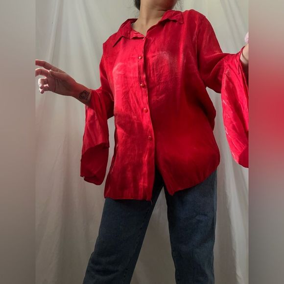 3X vampiric red vintage top with flared sleeves - Picture 2 of 9